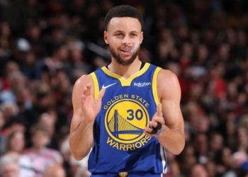 Curry se lesionó tras sufrir brutal caída