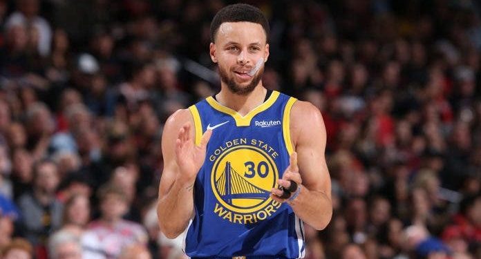 Curry se lesionó tras sufrir brutal caída