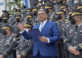 Ministro de Interior juramenta nuevo director PN