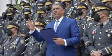 Ministro de Interior juramenta nuevo director PN