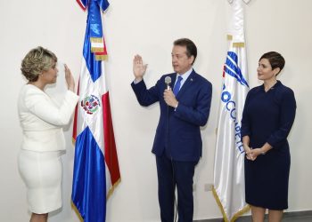Juramentan en Procompetencia a María Elena Vásquez en sustitución de Yolanda Martínez