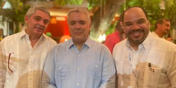 Defensor del Pueblo, Pablo Ulloa, comparte con el presidente de Colombia, Iván Duque