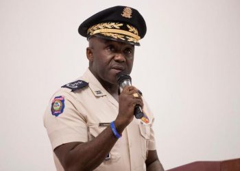 Renuncia director de la PN en medio del caos y secuestro en Haití