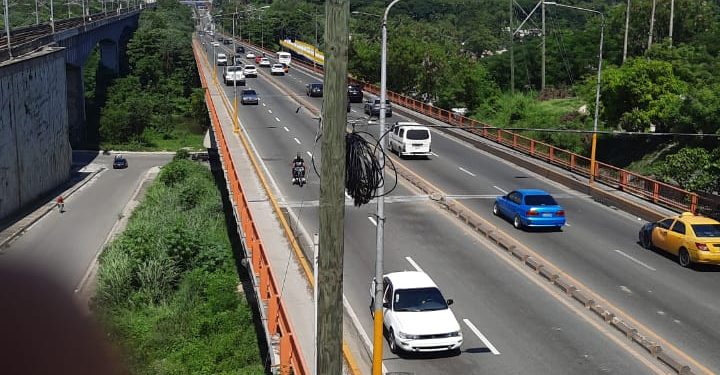 Obras Públicas informa que desde el mediodia de hoy domingo 17 de octubre abrió  el tránsito por el puente