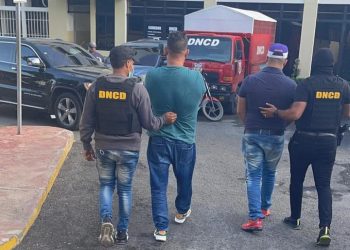 CAPTURAN DOS HOMBRES SEÑALADOS COMO CABECILLAS RED DE NARCOTRÁFICO QUE OPERABA EN BARAHONA