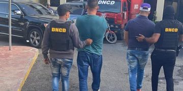 CAPTURAN DOS HOMBRES SEÑALADOS COMO CABECILLAS RED DE NARCOTRÁFICO QUE OPERABA EN BARAHONA
