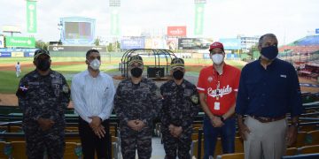 Policía Nacional garantiza seguridad a los asistentes a torneo de béisbol invernal