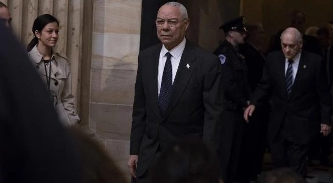 Colin Powell, que fue secretario de Estado de EE.UU. entre 2001 y 2005, ha fallecido a los 84 años por coronavirus