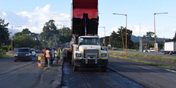 Deligne Ascención afirma que Obras Públicas construye carreteras y avenidas con los parámetros para reducir accidentes de tránsito