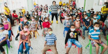 Banco Caribe ofrece “Mañana Divertida” a niños de Acción Callejera