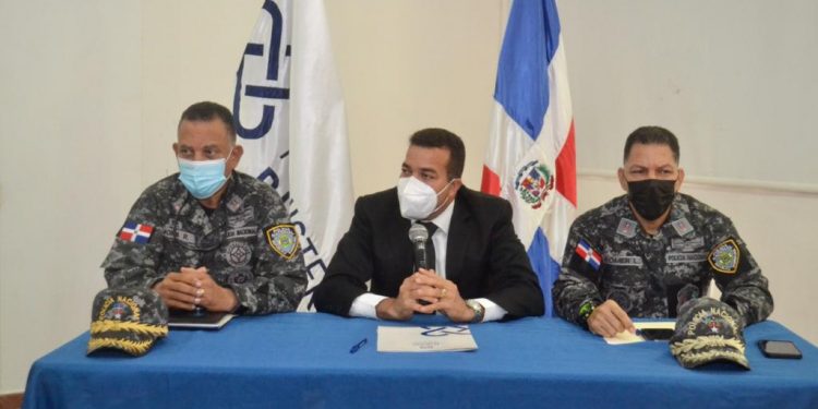 Fiscalía de Santo Domingo Este y Norte socializa con mandos policiales los protocolos de investigación y persecución del delito