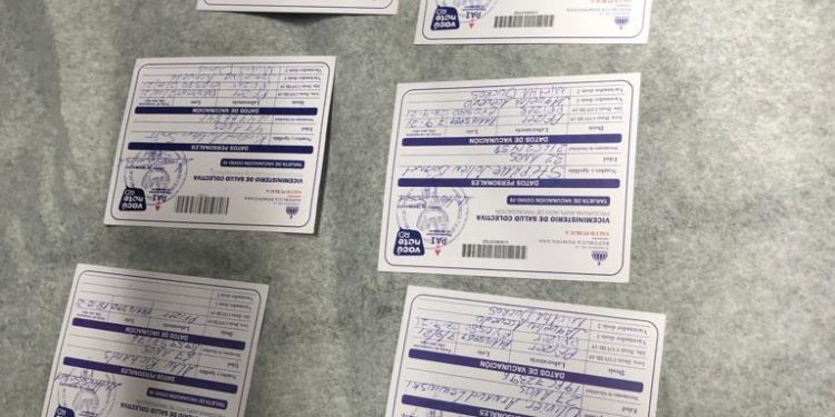 Policía Nacional en puerto plata apresa a propietaria de farmacia por falsificación de tarjetas de vacunación contra el Covid