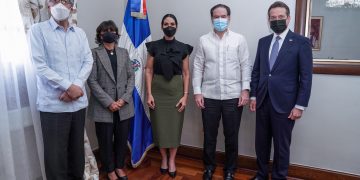 Primera dama canaliza donación de la familia Corripio para hogares de paso del Conani