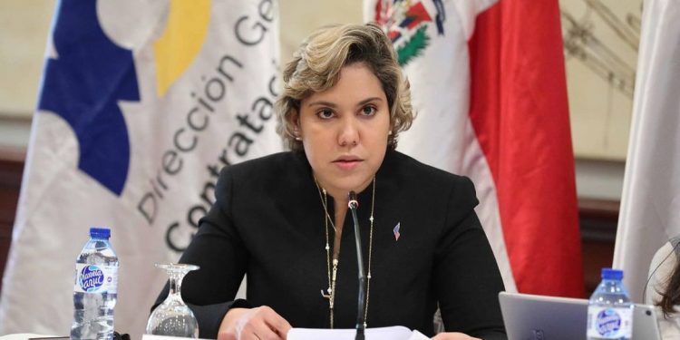 María Elena Vásquez: “Trabajamos por una cultura de competencia transparente en las licitaciones públicas”