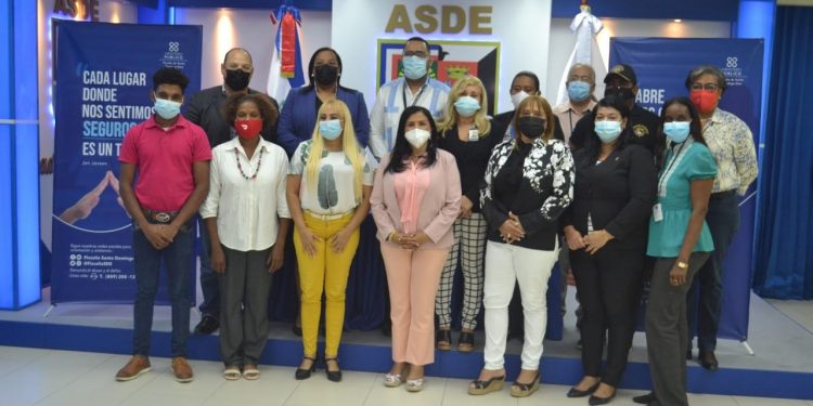 Fiscalía de SDE integra a autoridades y entidades comunitarias en acciones de prevención de la violencia de género