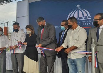 Ministro de Interior y Policía recibe del Propeep Club Deportivo y Cultural Los Cachorros de Cristo Rey remozado Iniciativa forma parte del proyecto piloto “Mi país seguro”