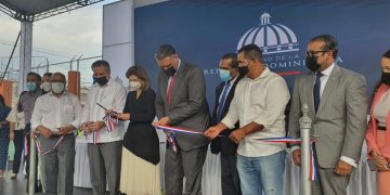 Ministro de Interior y Policía recibe del Propeep Club Deportivo y Cultural Los Cachorros de Cristo Rey remozado Iniciativa forma parte del proyecto piloto “Mi país seguro”