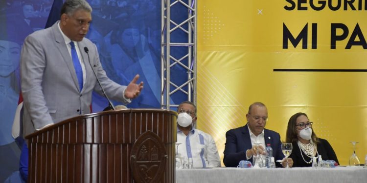 Ministro de Interior deja en funcionamiento Estrategia Integral de Seguridad Ciudadana en Santiago