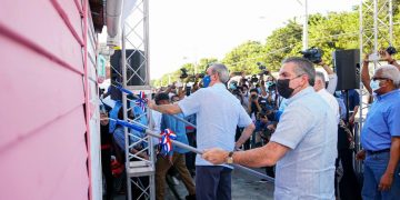 Gobierno lleva a Santiago programa navideño «Pinta tu Barrio»