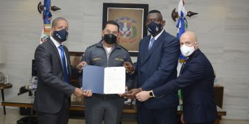 Director general policial es reconocido por Empire International Group por sus aportes al proceso de transformación policial