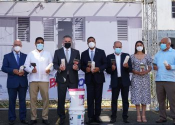 Gobierno entrega 40 mil galones de pintura a municipalidad para continuar programa “Pinta tu Barrio” *