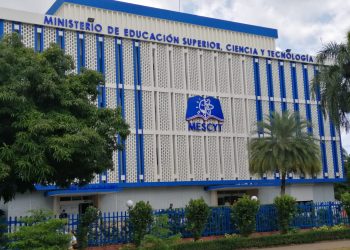 Mescyt aclara no otorga becas de grado para estudios internacionales
