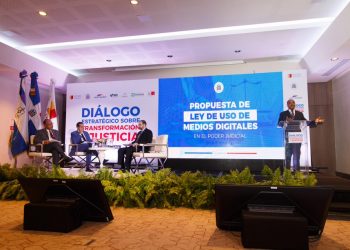 Expertos nacionales e internacionales socializan sobre los retos y desafíos de la tecnología para la transformación de la Justicia