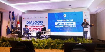 Expertos nacionales e internacionales socializan sobre los retos y desafíos de la tecnología para la transformación de la Justicia