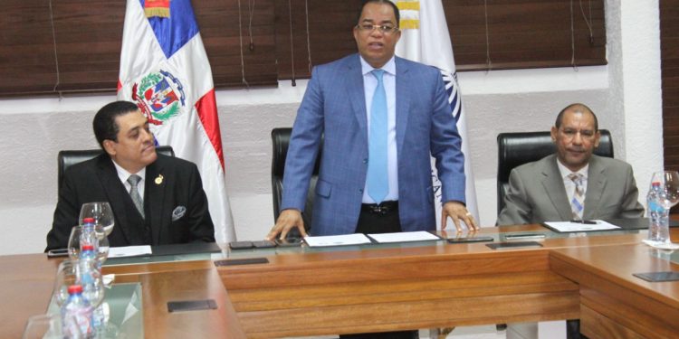 Contraloría firma convenio para fortalecer desarrollo profesional de sus auditores forenses antifraude