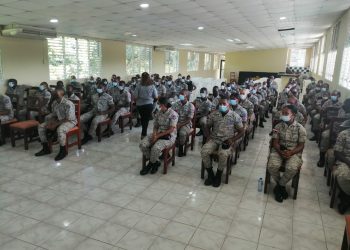 Policía trabaja junto a la comunidad educativa y la familia para guiar por buen camino a los adolescentes