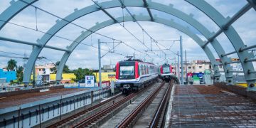 Opret informa suspensión de servicio en el tramo elevado del Metro por ampliación