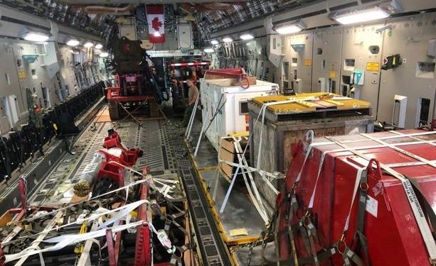 LLEGA A RD AVION DE CANADA CON EQUIPOS PARA RESCATAR MINEROS ATRAPADOS.
