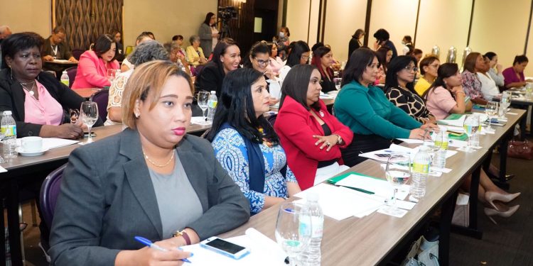 Presidente TSE exhorta a las mujeres de los partidos, movimientos y agrupaciones políticas empoderarse de sus Derechos consagrado en la Constitución y las leyes electorales