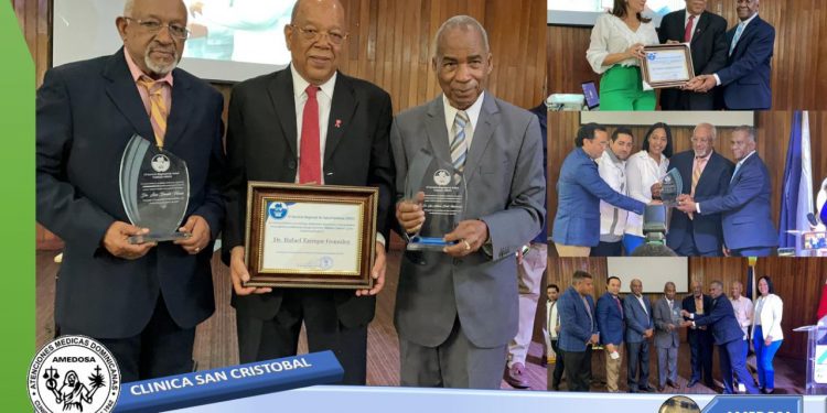 Tres destacados médicos de la Clínica San Cristóbal (AMEDOSA) reciben reconocimientos al mérito y la excelenciaCLINICA SAN CRISTOBAL SAN CRISTOBAL, TE INFORMA, RD.- EL Servicio Regional de Salud Valdesia, realizó en el día de hoy su segunda entrega del premio al mérito y la excelencia medica “Dr. Alberto Chahin Muffdy”, con motivo de celebrarse el “Día Nacional del Médico”, donde fueron reconocidos trece médicos de la Región Valdesia, de los cuales tres son de los médicos más destacado de Atenciones Médicas Dominicana (AMEDOSA) de la Clínica San Cristóbal, quienes recibieron los reconocimientos por todos los años en el ejercicio de sus funciones de salud a favor de la ciudadanía.La premiación al reconocimiento a la excelencia de los profesionales de la salud, es una iniciativa de la actual gestión, que encabeza el doctor Marcelino Fulgencio Guzmán, como director del Servicio Regional de Salud Valdesia (SRSV), motivado en la entrega y dedicación durante más de sesenta años de servicio humanizado que realizara el doctor Alberto Chahin Muffdy en la provincia de San Cristóbal.Los profesionales de la salud reconocidos fueron con el máximo galardón, los doctores Luis Danilo Vicioso, Luis Antonio Brito Maldonado (Amedosa), Dr. Freddy D oleo Jiménez, en la categoría de certificación doctores Rafael Enrique González (Amedosa), José Ramón Méndez Garabito, Mirian Altagracia Peña Peña, Margarita Guzmán, Jorge Luis Solano Piña, Rafael Amador Minaya, Manuel Antonio Díaz Pujols, Benjamín Arturo Uribe Efres (Amedosa), Carmen Magalys Sánchez Figuereo y la doctora Bienvenida Rosario Rosario.La entrega de los premios estuvo presidida por el director regional, doctor Marcelino Fulgencio, Halmik Chahin, en representación de la familia Chahin Gómez, Lic. Wilman Lara, encargado de Planificación del SRSV, por el Colegio Médico Dominicano (CMD), el presidente de la Regional Sur, doctor José Santana, la directora del Hospital Regional Juan Pablo Pina, Monserrat Santana, la presidenta de CMD, filiar San Cristóbal Dolores Menéndez y José Lara, director del Hospital Municipal Nuestra Señora de Regla.Otras personalidades presentes en el evento fueron la vicealcaldesa doctora Maricela Mesa de González, director Provincial de Salud, doctor Darío Méndez, así como familiares e invitados de los galardonados.