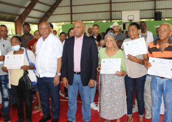IAD entrega 237 títulos provisionales en Tamayo