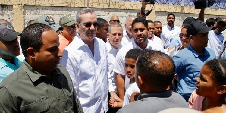 Con una inversión de RD$90 millones el presidente Abinader deja iniciado Plan de Reordenamiento y Recuperación de Playa Palenque