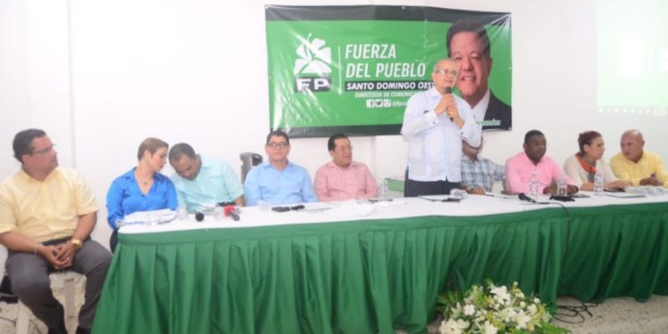 Imparten taller a encargados de formación política de direcciones medias de la FP en SDO
