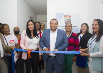 Alcalde Carlos Guzmán habilita primer departamento en el país para atender salud mental de empleados
