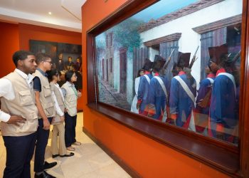 Fiscalía de Peravia entrega a Interior y Policía 305 armas de fuego incautadas por la comisión de delitosMinistro asegura que estas armas ya no volverán a las calles, lo que fortalece la seguridad
