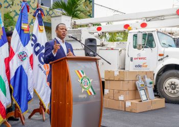 EDESUR y Ejército inician trabajos de acondicionamiento del sistema de luminarias en el Campamento Militar 16 de agosto, ERD
