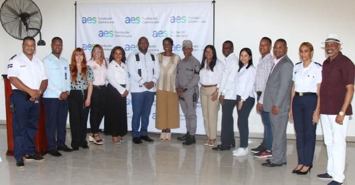 AES&nbsp; Dominicana y la Alcaldía de La Caleta apoyan&nbsp; emprendedores de esa&nbsp; comunidad