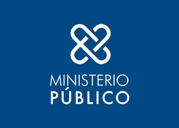 La procuradora general Miriam Germán Brito confirmó la tarde de este lunes la remoción del inspector general del Ministerio Público, Juan Medina de los Santos. La decisión fue tomada, en atribuciones de sus funciones, por el Consejo Superior del Ministerio Público durante la reunión del pasado viernes y con el voto disidente de una consejera. Indicó que en esta semana el organismo colegiado se reunirá para conocer la propuesta de quien sustituirá en las labores de inspector general al procurador adjunto Juan Medina de los Santos, siempre apegado a la Ley 133-11, del 9 de junio de 2011 (orgánica del ministerio Público).