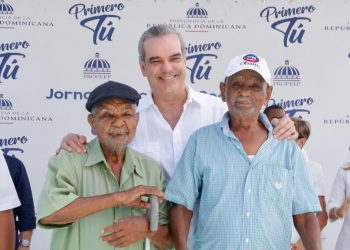 Abinader dispone pensión solidaria para hermanos de 95 y 98 años de Imbert, Puerto Plata, en jornada “Primero Tú”