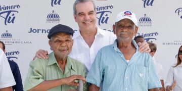 Abinader dispone pensión solidaria para hermanos de 95 y 98 años de Imbert, Puerto Plata, en jornada “Primero Tú”