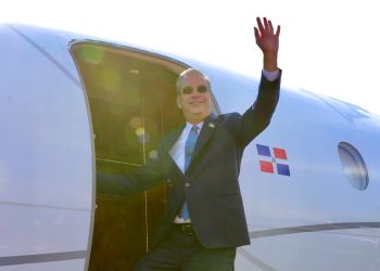 Presidente Abinader sale a Washington para reunirse con la vicepresidenta Kamala Harris y con Nancy Pelosi