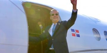 Presidente Abinader sale a Washington para reunirse con la vicepresidenta Kamala Harris y con Nancy Pelosi