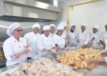 INFOTEP produce en sus talleres miles de raciones de pan para sectores vulnerables, afectados por el huracán Fiona