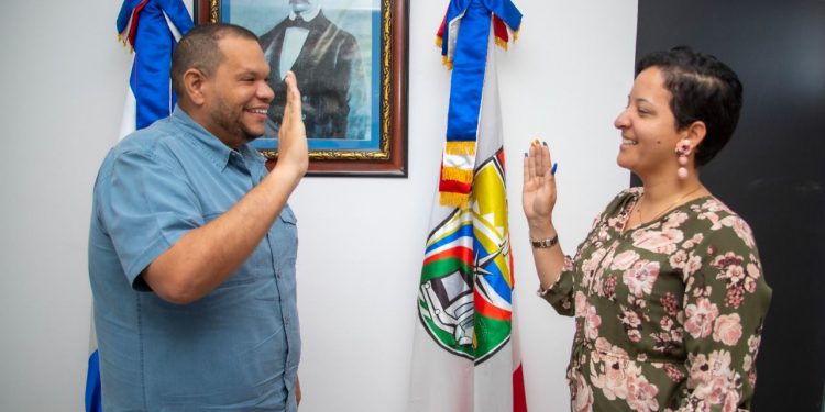 Alcalde Carlos Guzmán designa a primera mujer en la Dirección de Policía Municipal
