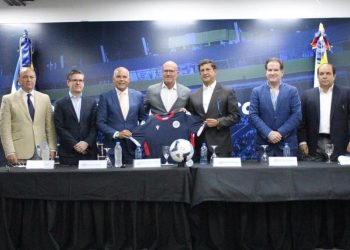 Presentan comisión de selecciones nacionales de fútbol y director técnico