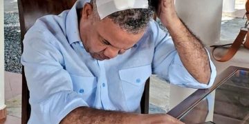 Senador de Monseñor Nouel Hector Acosta, sufrió un golpe en la cabeza al ser chocado aparentemente por un vehículo de la escolta presidencial